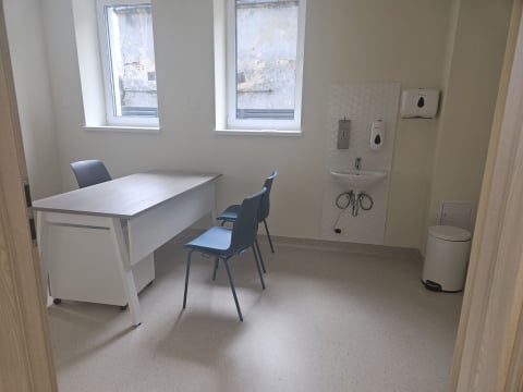 Pacjenci z Legnickiego Pola mają powód do zadowolenia, gminna przychodnia oficjalnie otwarta - 2