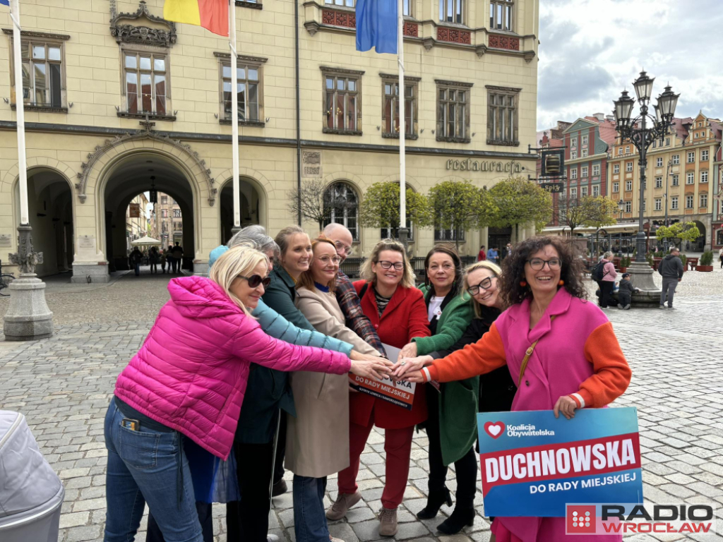 Stowarzyszanie "Dolnośląski Kongres Kobiet" na finiszu kampanii - fot. Mateusz Florczyk