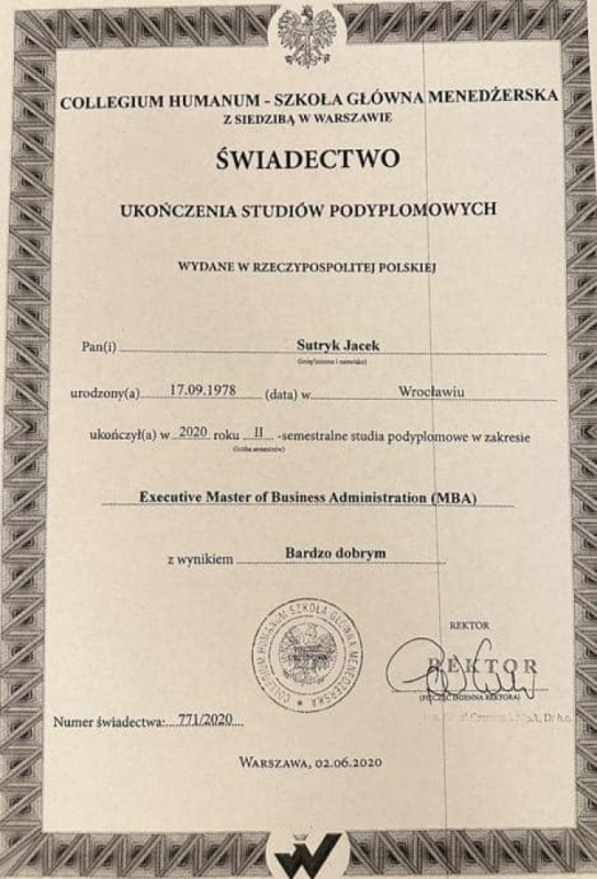 Jacek Sutryk pokazuje dowody na swoje studia w Collegium Humanum - fot. FB Jacek Sutryk