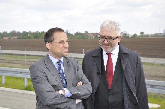 Konflikt wokół AOW (Posłuchaj i zobacz) - 2