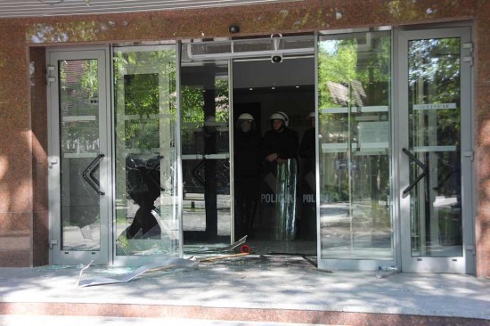Ostry protest przed KGHM (Zobacz) - 24