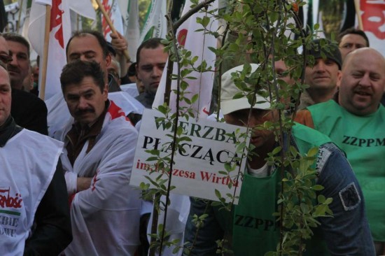 Ostry protest przed KGHM (Zobacz) - 9