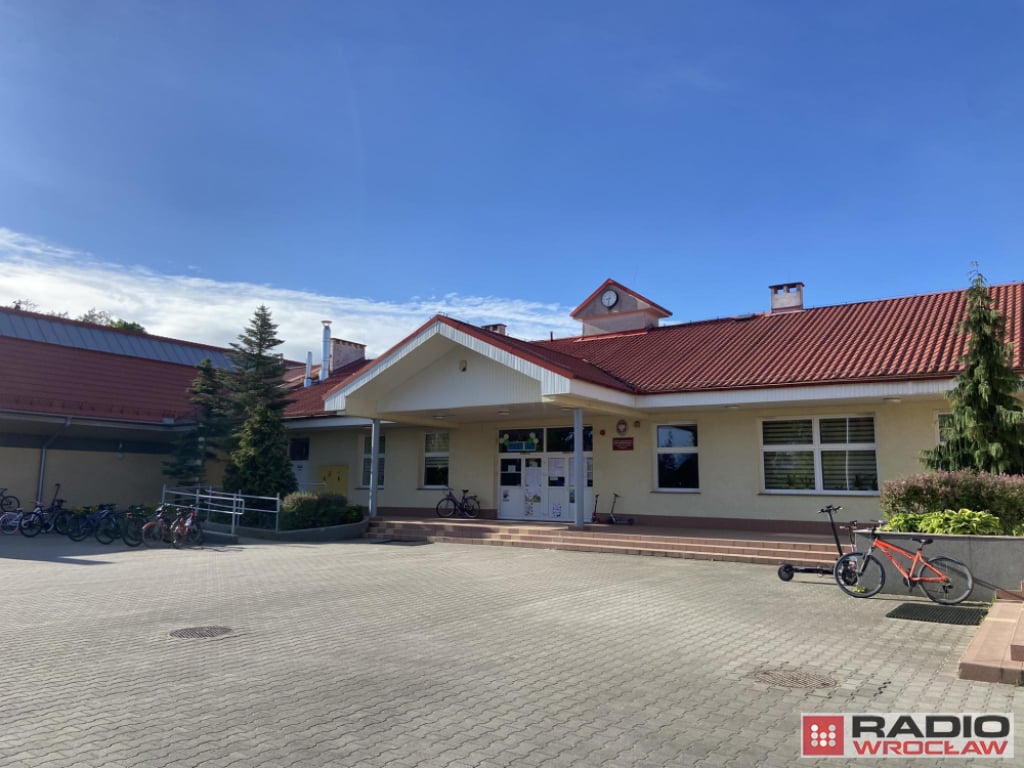 Koniec lekcji na dwie zmiany w Żernikach Wrocławskich? - Radio Wrocław