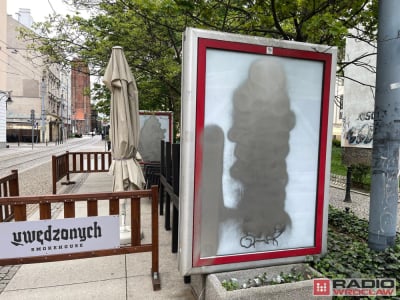 Kontrowersyjna wystawa &bdquo;Iron Man&rdquo; zniknęła z ulicy Szewskiej