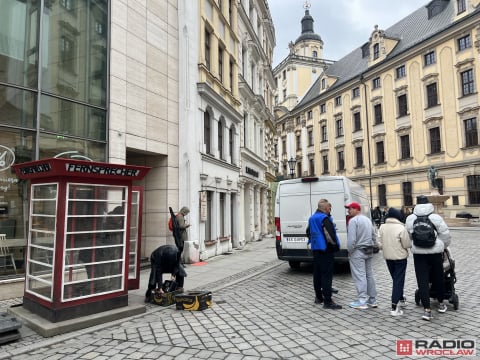 Swastyki na Urzędzie Wojewódzkim? We Wrocławiu ruszyły zdjęcia do tajemniczego serialu - 0