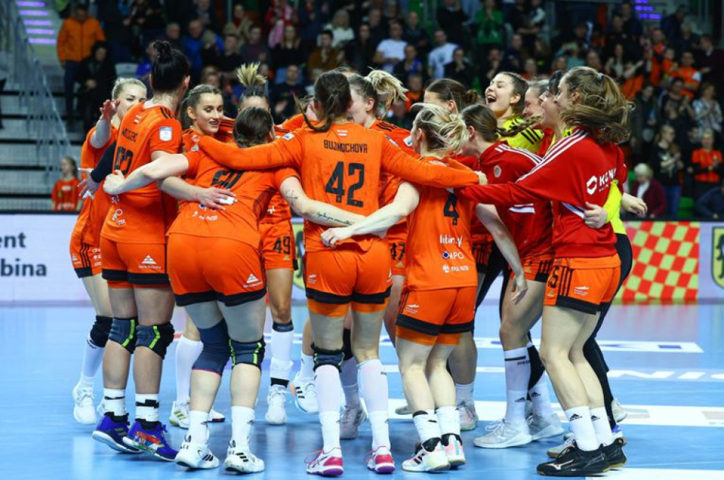 Szczypiornistki z Lubina znów w blasku złota - fot. zaglebie.lubin.pl