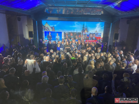 Sutryk, Łużniak, Moskal-Słaniewska na kolejną kadencję. Kupaj prezydentem Legnicy - 1