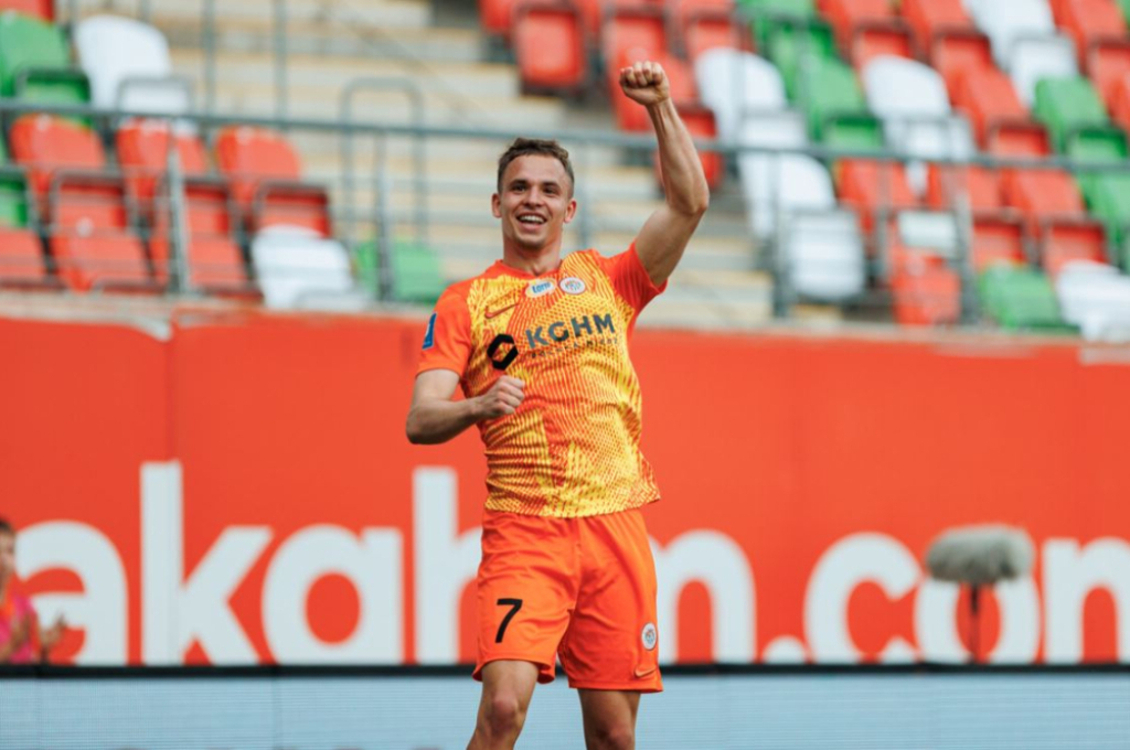 Skrzydłowy z Lubina doceniony przez ekspertów -  fot. zaglebie.com