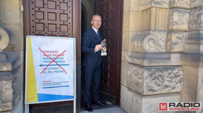 Legnicki magistrat nie jest już twierdzą. &bdquo;Chcemy skr&oacute;cić kolejki"