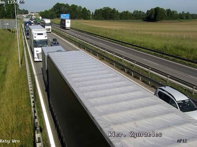 Kolizja na A4 i kilkanaście kilometr&oacute;w korka