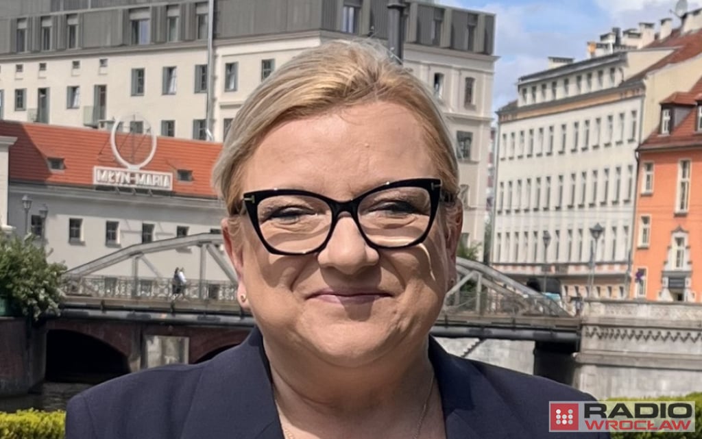 Beata Kempa we Wrocławiu: zakaz eksponowania krzyży w warszawskich urzędach niezgodny z Konstytucją - Fot: Joanna Jaros