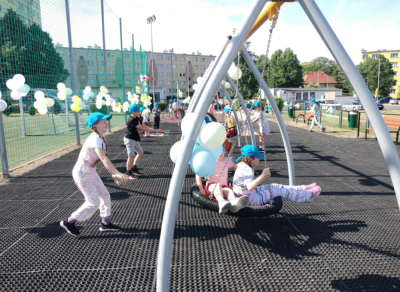 Bolesławiec: W mieście powstał pierwszy plac zabaw bez barier