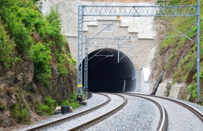 Poszerzony tunel skróci przejazd do Jeleniej Góry o... cztery minuty