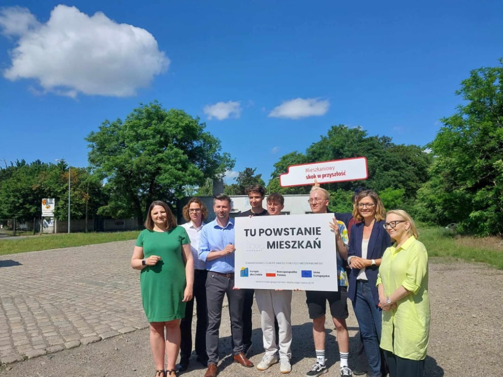 Nowa Lewica: Powalczymy w UE o miliardy na mieszkania pod tani wynajem - fot. Ewa Zając