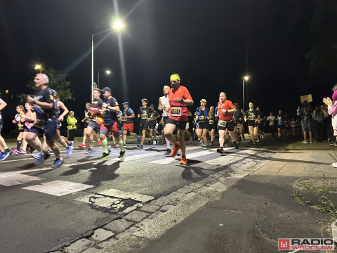 Pobiegliśmy z 10. Wrocław Nocnym Półmaratonem [ZDJĘCIA} - 8