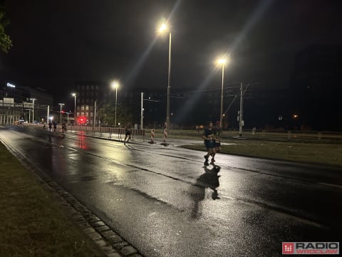 Pobiegliśmy z 10. Wrocław Nocnym Półmaratonem [ZDJĘCIA} - 17