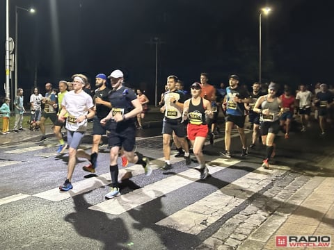 Pobiegliśmy z 10. Wrocław Nocnym Półmaratonem [ZDJĘCIA} - 4