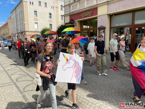 Ulicami Jeleniej Góry po raz drugi przeszedł Marsz Równości - 1