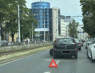 Kolizja w centrum Wrocławia. Utrudnienia na Piłsudskiego