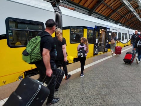 Kolejami Dolnośląskimi nad morze. Drugi rok wystartowało wakacyjne połączenie nad Bałtyk - 3