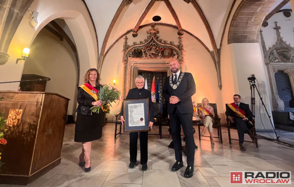 Barbara Labuda z tytułem Honorowego Obywatela Wrocławia - fot. Joanna Jaros