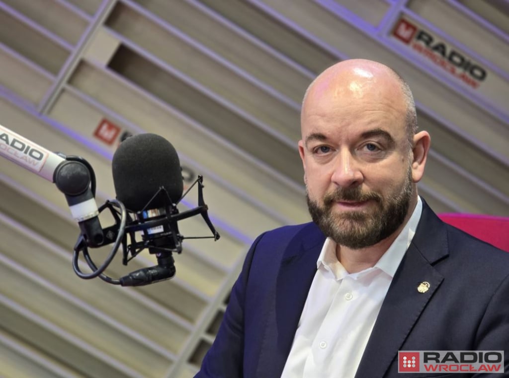 Burzliwe kulisy przed sesją Rady Miejskiej. Czy Jacek Sutryk uzyska wotum zaufania? - fot. RW