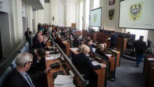 Zarząd Wojew&oacute;dztwa Dolnośląskiego z wotum zaufania