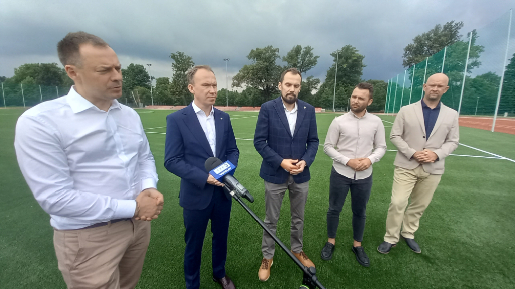 Kilkumilionowe wsparcie na piłkę nożną w Legnicy - fot. Andrzej Andrzejewski 