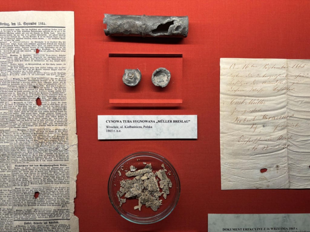 Kapsuła czasu sprzed 160 lat doczekała się wystawy - fot. Elżbieta Osowicz 
