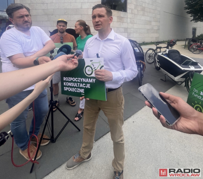 Politycy KO zachęcali do przesiadki na rowery elektryczne