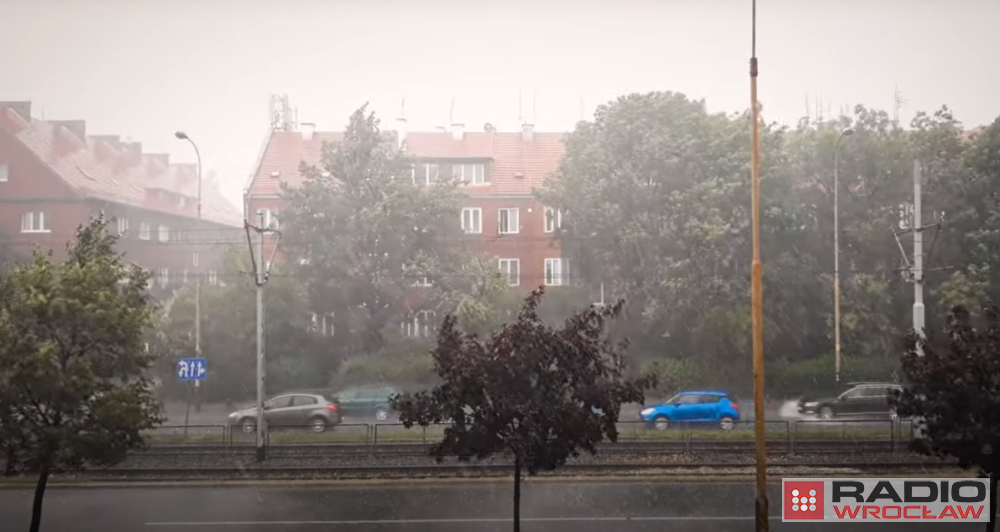Ostrzeżenie 3. stopnia przed burzami. Do tego upał - zdjęcie ilustracyjne: fot. RW