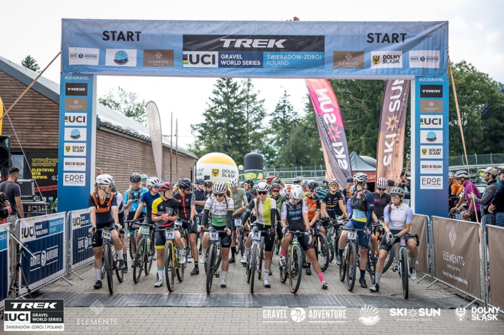 W ten weekend Polanę Jakuszycką opanują ...  wielbiciele jazdy na gravelach  - fot. mat. prasowe/https://www.graveladventure.pl/