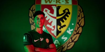 Hiszpański napastnik Arnau Ortiz wzmacnia piłkarski Śląsk