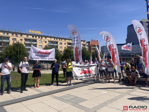 Pikietowali w obronie pracowników PKP Cargo - 1