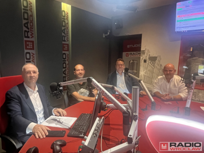 Polityczne potyczki o konkursach na szef&oacute;w miejskich sp&oacute;łek i... deszczu