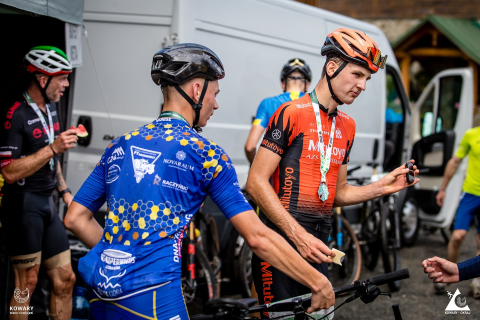 Pobiegli i wjechali na Okraj. XI Bieg alpejski i uphill MTB w Kowarach - 31