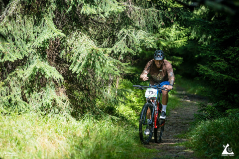 Pobiegli i wjechali na Okraj. XI Bieg alpejski i uphill MTB w Kowarach - 32