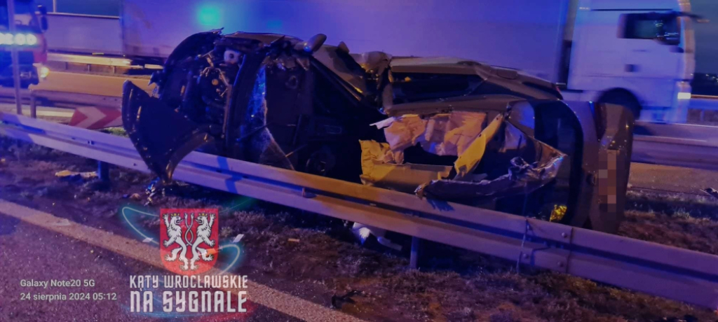 Śmiertelny wypadek na AOW. Droga jest już przejezdna - fot. Czytelnik