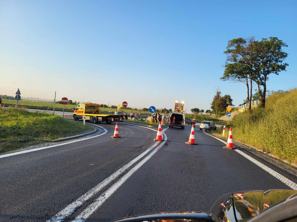 Wypadek na autostradzie A4. Dachował samochód osobowy - fot. Czytelnik/ Kąty Wrocławskie na Sygnale