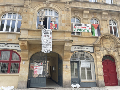 Dwa instytuty Uniwersytetu Wrocławskiego okupowane przez student&oacute;w