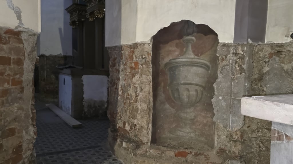 Wielkie odkrycie w kościele w Kłodzku. Malowidła mogą mieć ponad 300 lat – fot. Jarosław Wrona