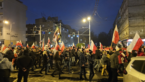 "Marsz Polaków" we Wrocławiu. Policja: użyto petardy hukowej - 5