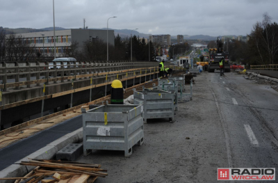 Już nie listopad, a koniec roku. Op&oacute;źnia się koniec remontu estakady w Jeleniej G&oacute;rze