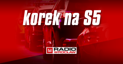 Utrudnienia po zderzeniu ciężar&oacute;wki z busem