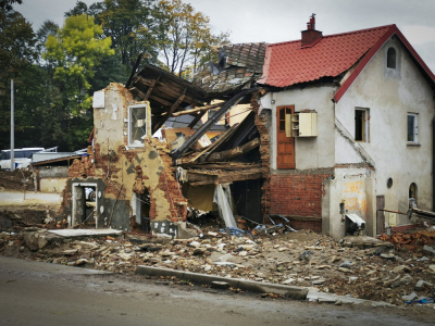 Pieniądze na wypłaty popowodziowych świadczeń są już na kontach kłodzkich gmin