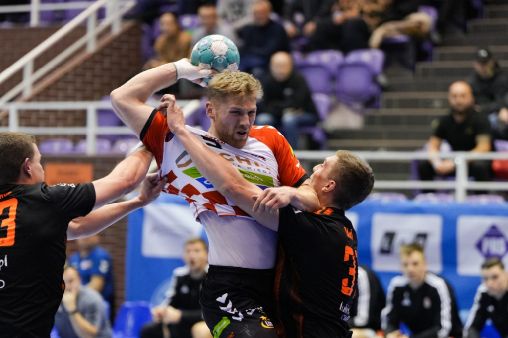 Derby w Głogowie w Superlidze piłkarzy ręcznych - Mecz Chrobry - Zagłębie w piątek w hali przy Wita Stwosza 1. Fot. chrobryhandball.pl