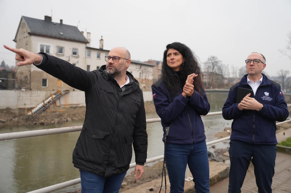 Wojewoda Anna Żabska wprowadza ułatwienia dla poszkodowanych przez powódź - Nowa wojewoda dolnośląska podczas wizyty w miastach dotkniętych powodzią fot. Anna Żabska