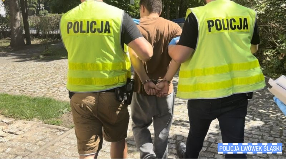 17-latek zadał swojemu ojcu 35 ciosów nożem. Prokurator skierował wniosek o umorzenie śledztwa! - 17-latek zadał swojemu ojcu 35 ciosów nożem. Prokurator skierował wniosek o umorzenie śledztwa! Fot. Policja Lwówek Śląski