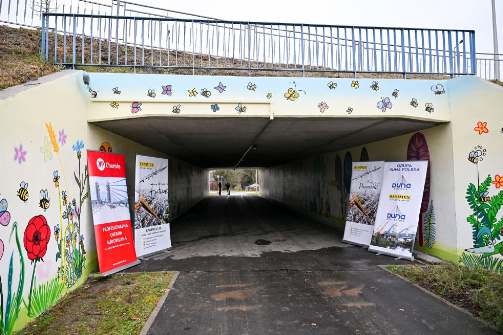 Zamiast zwykłego tunelu - barwny mural. Nowe dzieło we Wrocławiu – Mural powstał w tunelu łączącym ul. Krakowską z aleją Wielkiej Wyspy. Fot. Wrocławskie Inwestycje