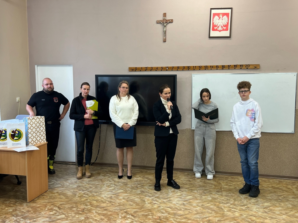 "Zawsze lepiej pomóc, niż przejść obojętnie". Nastolatkowie uratowali bezdomnego! - Młodzi ludzie uratowali osobę w kryzysie bezdomności. Fot. Jakub Thauer / Radio Wrocław